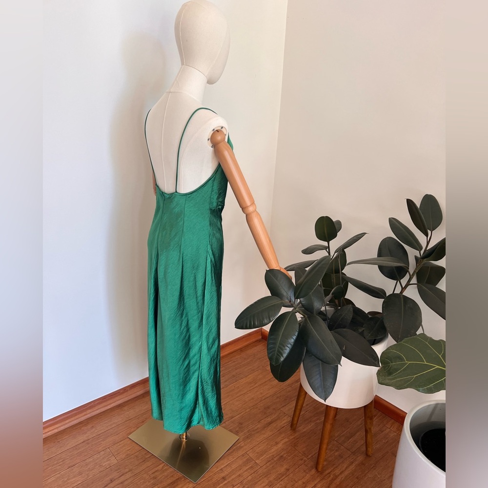 LIONESS WALK THE LINE MIDI GREEN DRESS SIDE SLIT SILKY SOFT COWL NECK 90’s Y2K - Picture 12 of 16